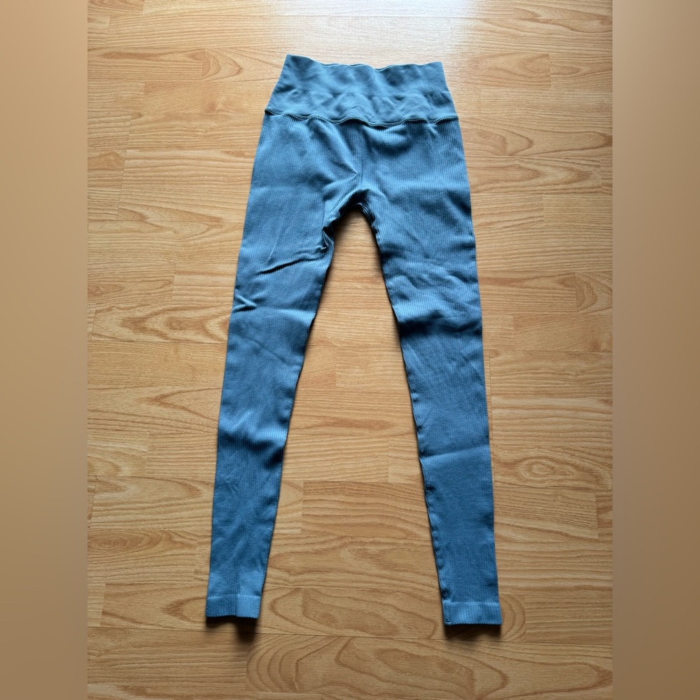 SPIRITUAL GANGSTER Love Sculpt 7/8 Legging Orion Blue yoga denim distressed chic - Picture 4 of 6